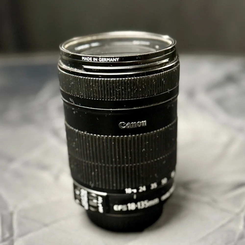 Canon EOS 70D with EFS 18-135mm lens - Excellent Condition